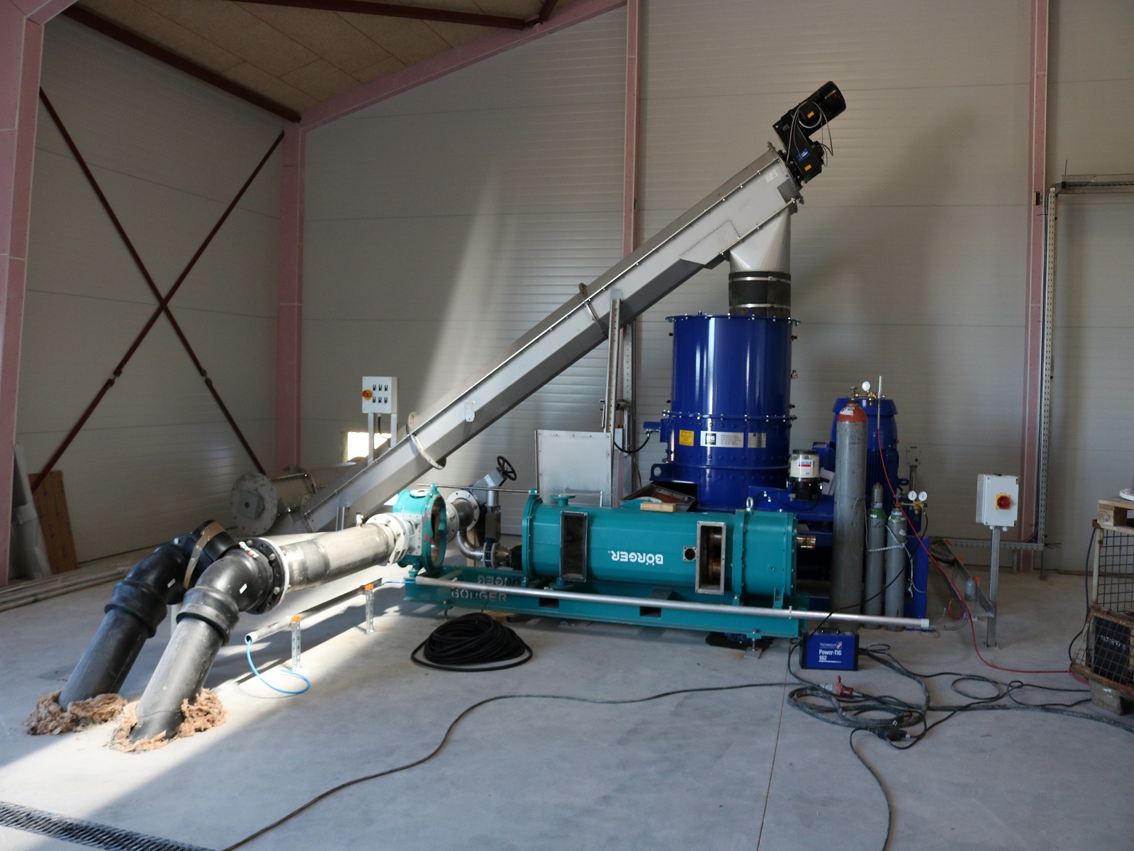 Fütterungstechnik Biogas – Eintragstechnik leicht gemacht - Autarkes Fütterungssystem, Eintragssystem, Eintrag, Dosierer, Dosiertechnik auf Biogasanlage inklusive  Steuerung, Software, Big-Mix.JPG